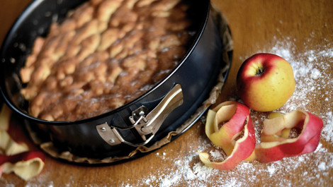 Apfel-Walnuss-Kuchen backen: Ein einfaches Rezept