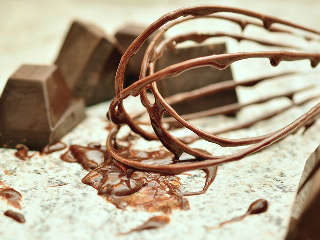 Achte bei Schokolade und Vanille möglichst auf FairTrade-Produkte.
