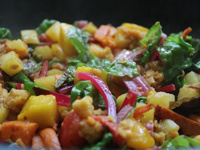 Mithilfe weiterer Zutaten kannst du den Kürbis-Gnocchi-Auflauf ganz einfach variieren.