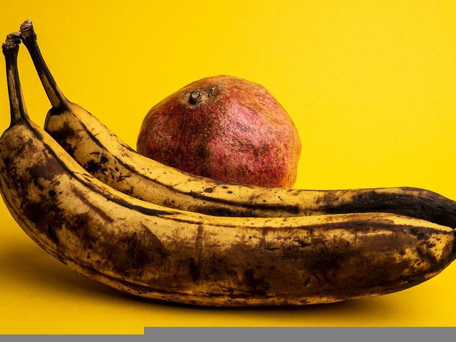 Wenn du überreife, bereits braune Bananen nicht essen möchtest, musst du sie trotzdem nicht wegwerfen.