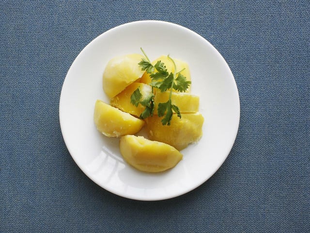 Panierter Spargel: Dazu passt er Panierter Spargel und Kartoffeln sind eine klassische und leckere Kombination.
