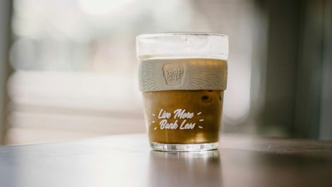 Caffè Frappé statt Eiskaffee: So machst du das griechische Getränk