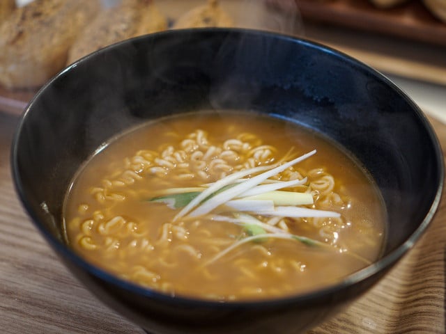 Kombu-Dashi eignet sich als Grundlage für viele japanische Suppen.