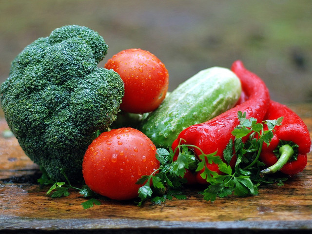 Variiere die Bohnenpfanne mit verschiedenem Gemüse deiner Wahl.