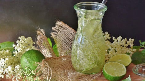 Holunderlimonade: Rezept frisch oder aus Sirup