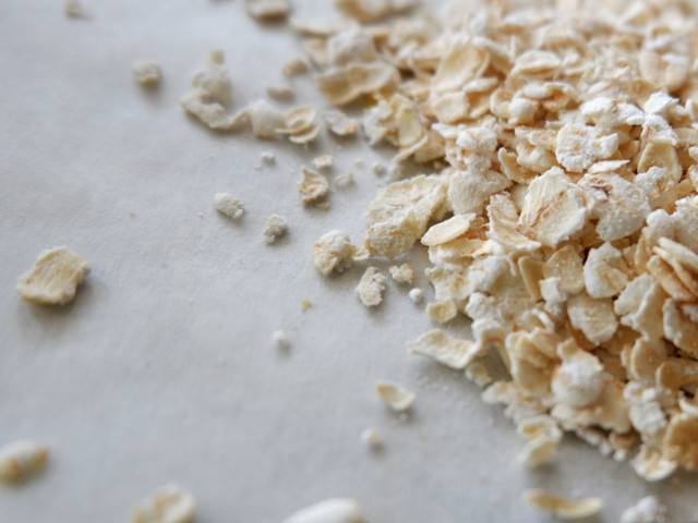 Haferflockenbrötchen: Tipps und Hinweise Für die Haferflockenbrötchen kannst du feine oder grobe Flocken verwenden.