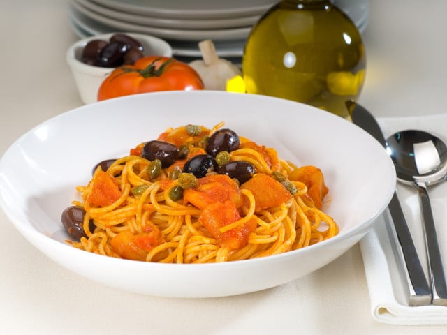 Rezept für Spaghetti alla Puttanesca Spaghetti alla Puttanesca sind leicht zuzubereiten.