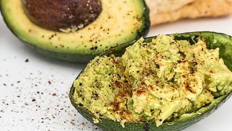 Guacamole selber machen: Rezept für den gesunden Dip