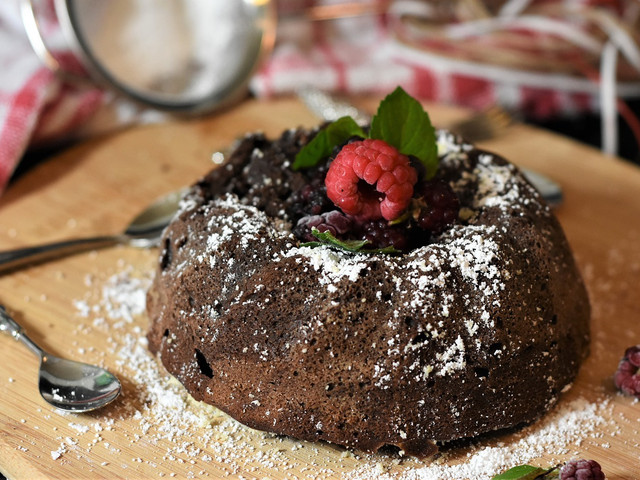 Schokoladenkuchen mit Kaffee-Note backen – und das vegan. 