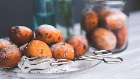 Quarkbällchen: Rezept mit veganer Variante ohne Fritteuse