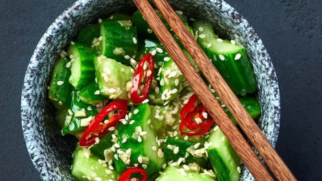 Sunomono: So gelingt der japanische Gurkensalat