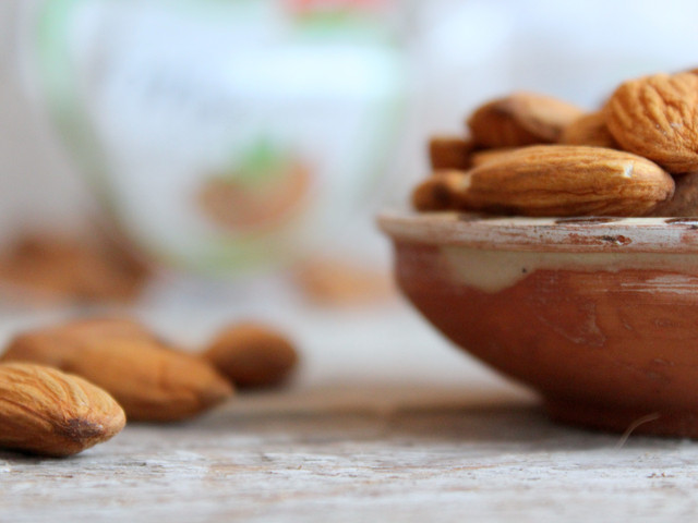 Einkaufshinweise für die nachhaltige Küche Mandeln sind im Anbau nicht sehr umweltfreundlich. Du solltest sie daher nur in Maßen genießen.