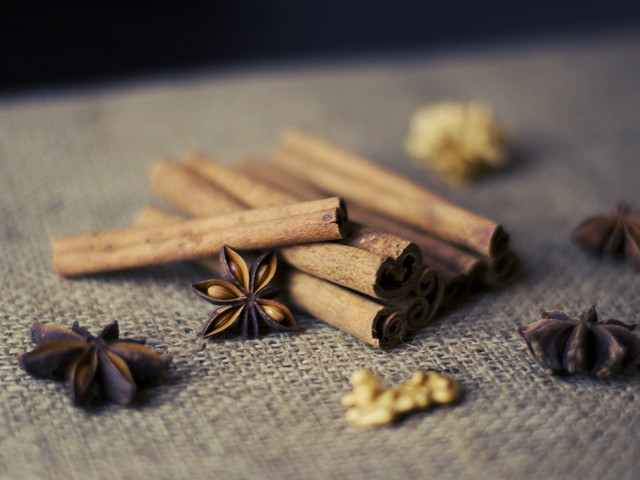 Hot Lillet lässt sich mit verschiedenen Gewürzen verfeinern.