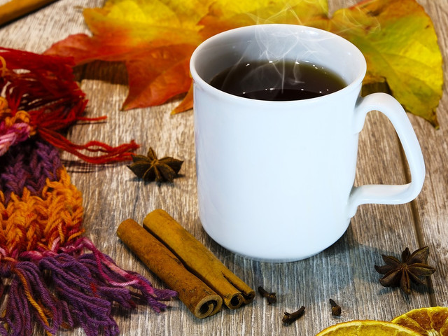 Glögg: Das Rezept Verschiedene Gewürze machen den Glögg aromatisch.