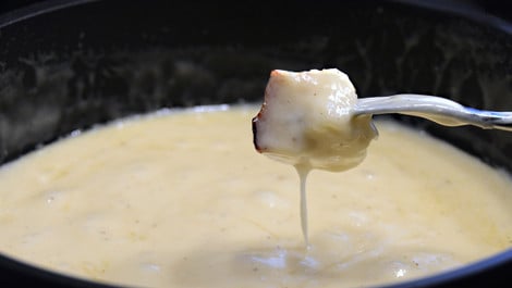 Veganes Käsefondue: So klappt es rein pflanzlich