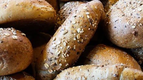 Haferflockenstangen: Brotrezept fürs Frühstück
