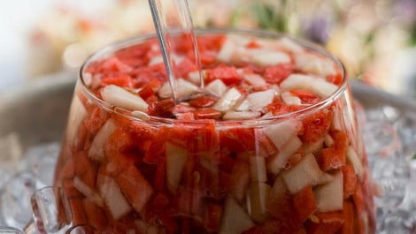 Melonenbowle: Alkoholfreies Rezept mit Wassermelone