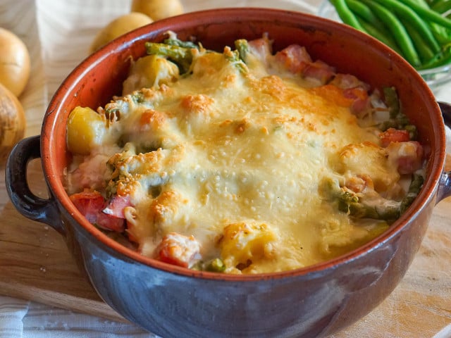 Sei es Gemüse der Saison, vegan oder vegetarisch - die Flammkuchen-Pasta ist so variabel wie lecker.