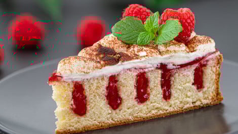 Poke Cake: Dieser Kuchen ist super saftig und fruchtig