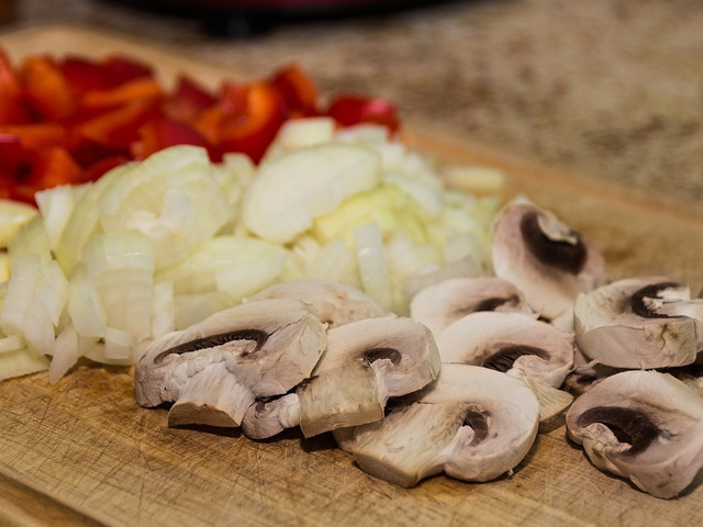 Das Schneiden lohnt sich: gesunde Zutaten für die Tortellinisuppe.