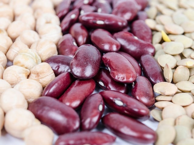 Hülsenfrüchte liefern wichtige Proteine für Veganer:innen.