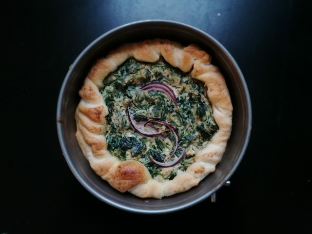 Die Torta Salata solltest du goldbraun backen.