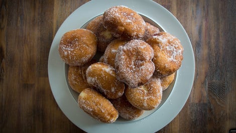 Krapfen selber machen: Rezept für klassische und vegane Berliner