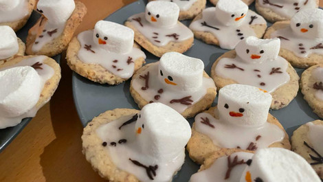 Melted-Snowman-Cookies: Rezept für das Hingucker-Plätzchen