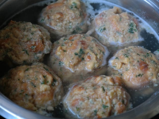 Rezept-Ideen für Steinpilze Brennnesselknödel passen als Beilage zu vielen verschiedenen Gerichten.