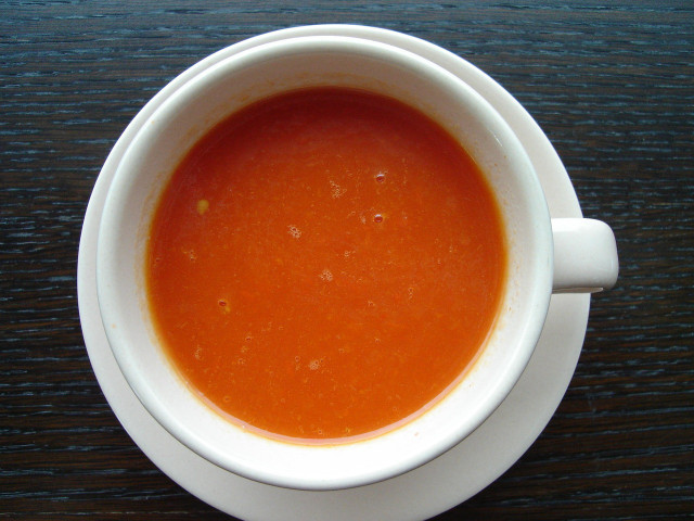 Tomatenessenz: Ein leichtes Rezept Die Tomatenessenz lässt sich vielfältig einsetzen.