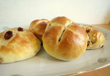 hot cross buns