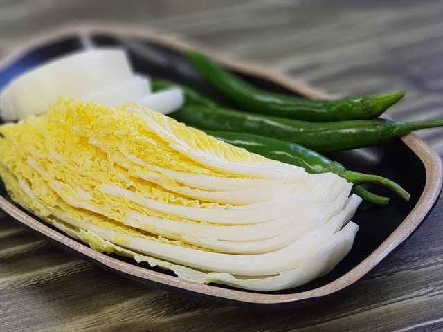 Chinakohl eignet sich hervorragend für Salate.