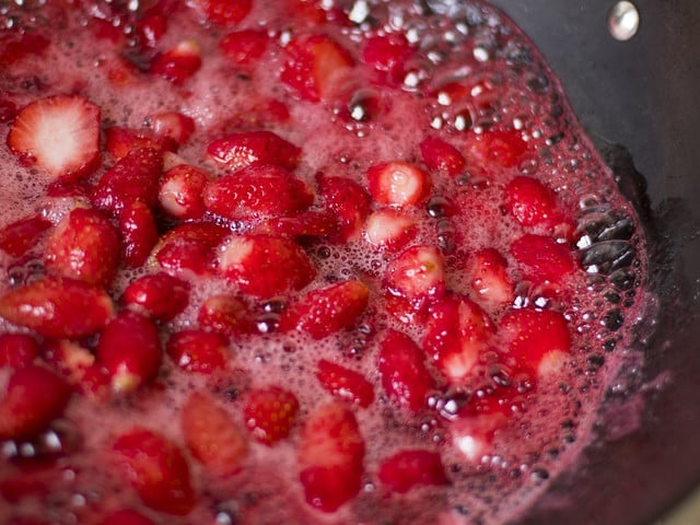 Achte bei den Zutaten für das Erdbeerchutney auf Bio-Qualität.