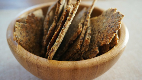 Leinsamen-Cracker: Rezept für den veganen Snack