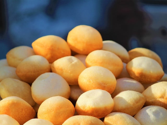 Panipuri sind kleine Teigbällchen mit einer leckeren Füllung.