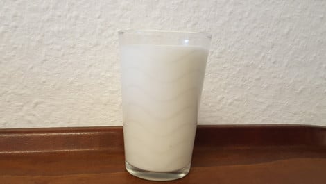 Ayran selber machen: Schnellrezept für den Joghurt-Drink
