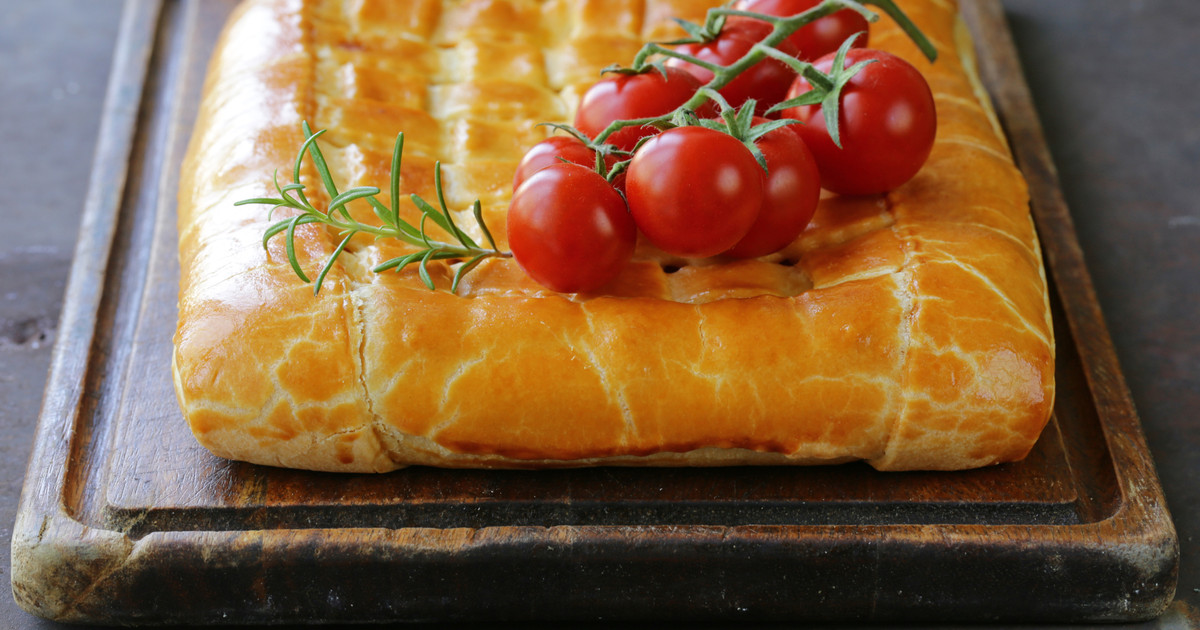 Pizzastrudel mit Paprika und Oliven: Leckeres Rezept | Utopias Rezeptwelt