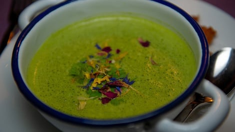 Petersiliensuppe: Einfaches Rezept für die gesunde Suppe