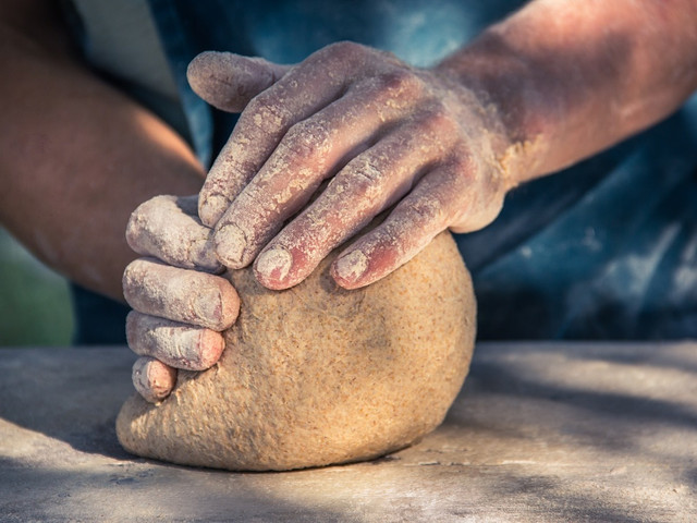 Rezept für Brot ohne Weizen Brot ohne Weizen braucht Zeit: Lasse den Teig lange genug gehen.
