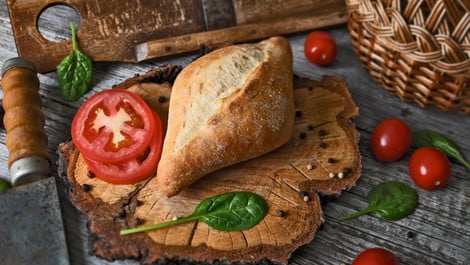 Schnelle Zwiebelbrötchen: Ein Backrezept