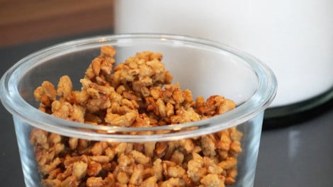 Gebrannte Sonnenblumenkerne: Rezept für den süßen Snack
