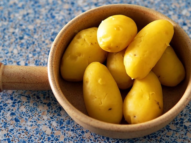 Skordalia eignet sich gut, um übriggebliebene Kartoffeln zu verwerten.