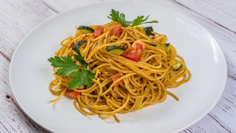 Spaghetti mit Gemüse: Rezept für ein schnelles, saisonales Gericht