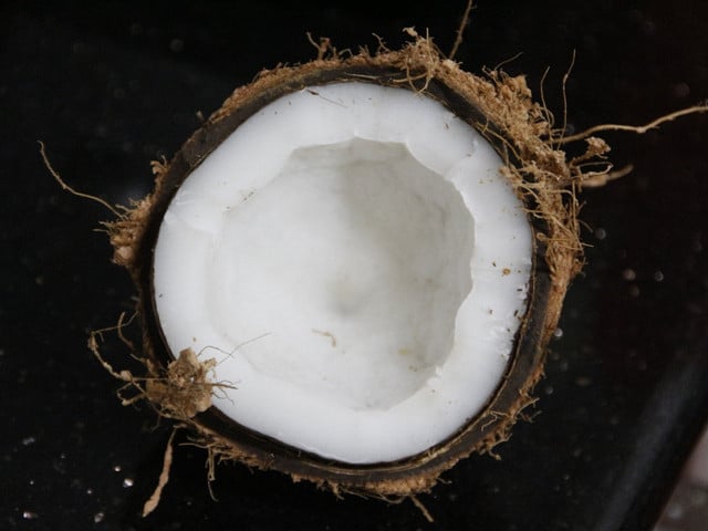 Kaufe Produkte aus Kokosnüssen stets bewusst und in Bio-Qualität.