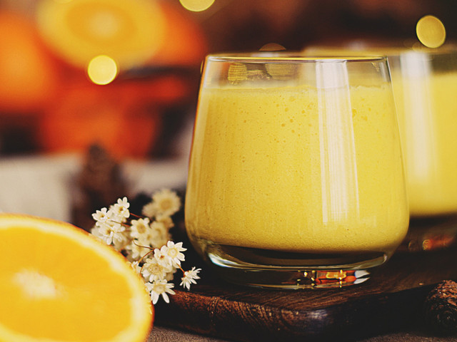 Orangen-Smoothie: Ein erfrischendes Rezept Orangen-Smoothie ist eine leckere und erfrischende Alternative zu Orangensaft.