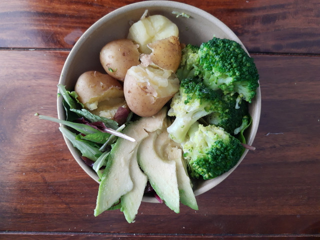 Kartoffeln sind eine gut sättigende Zutat für die Green Bowl.