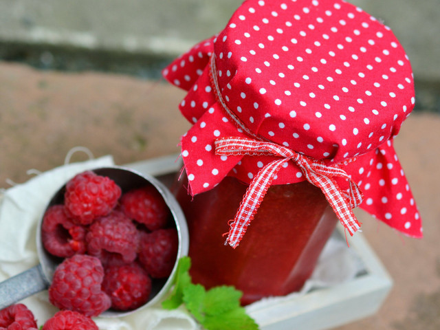 Für die fruchtige Note der Linzer Streifen sorgt Himbeermarmelade.