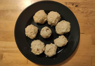 Vegane Käsebällchen