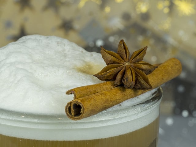 Pumpkin Spice Latte: Das Rezept An kühlen Herbsttagen hält dich der Pumpkin Spice Latte warm.