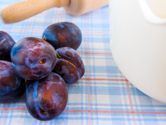 Pflaumen-Mohn-Kuchen: Herbstliches Streuselgebäck Ein Pflaumen-Mohn-Kuchen bringt Abwechslung in das traditionelle Rezept.